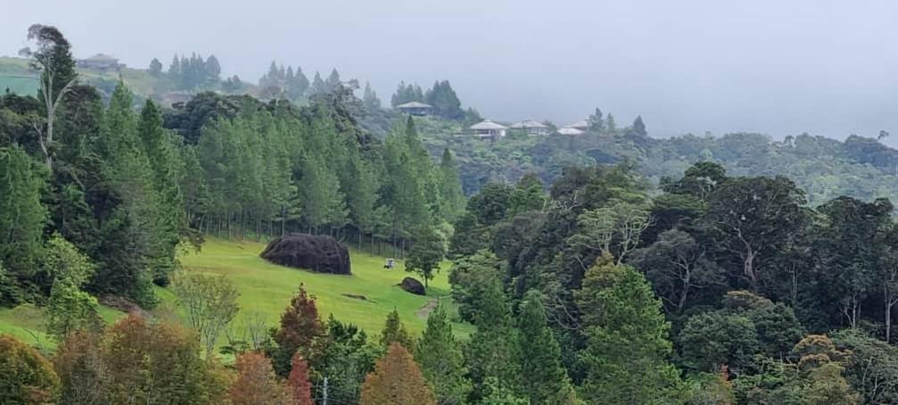 Kampong Kundassan Sweeping Mountain View Retreat At La Cantane Villa מראה חיצוני תמונה