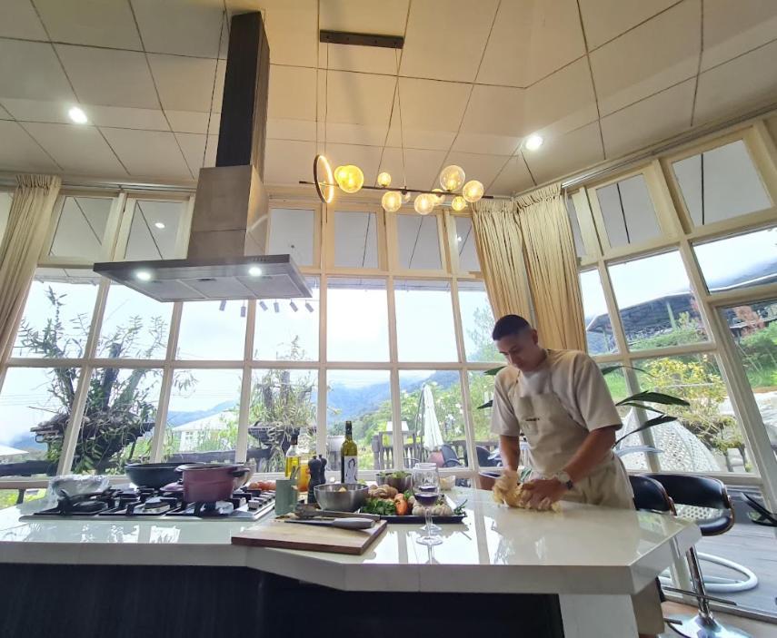 Kampong Kundassan Sweeping Mountain View Retreat At La Cantane Villa מראה חיצוני תמונה